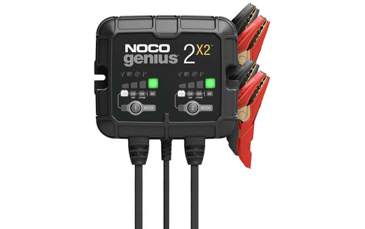 NOCO GENIUS2x2 Batterieladegerät mit zwei Ladekabeln und roten sowie schwarzen Klemmen