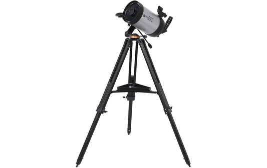 Celestron StarSense Explorer DX 6 SCT-Teleskop mit schwarzem Stativ und silbernem Tubus