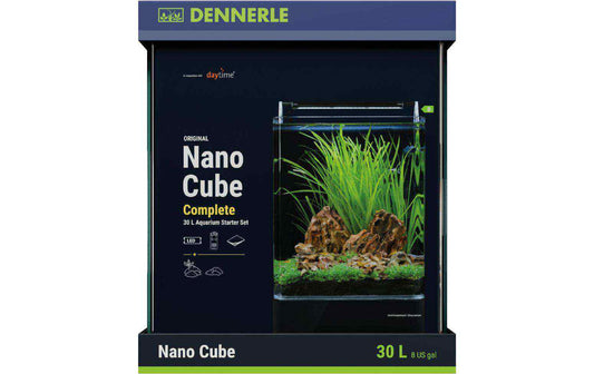 Dennerle Nano-Cube-Aquarium-Set mit LED und Filter, bepflanztes 30-Liter-Becken auf der Verpackung