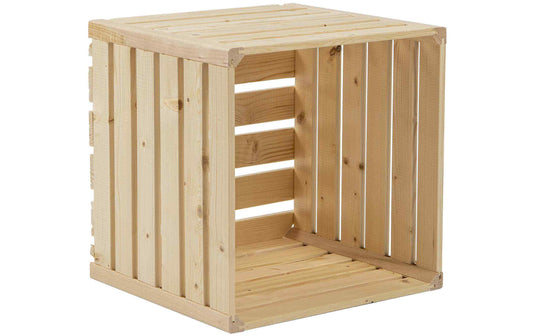 Holzharasse aus hellem Schweizer Holz mit offener Vorderseite und Lattenboden