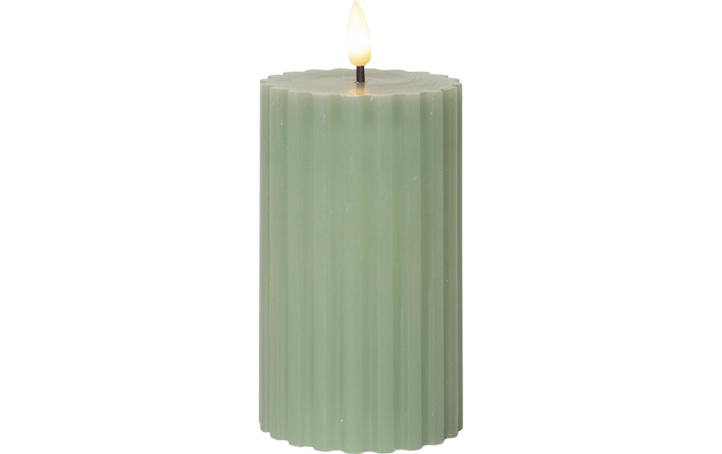 LED-Kerze Pillar Flamme 15 cm batteriebetrieben mit Timer