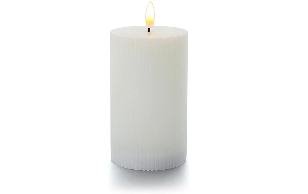 LED Zylinderkerze Rillen Weiss mit Timerfunktion