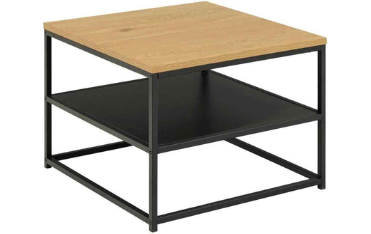 Couchtisch Gila mit quadratischer Holzplatte, schwarzem Metallgestell und Ablagefläche