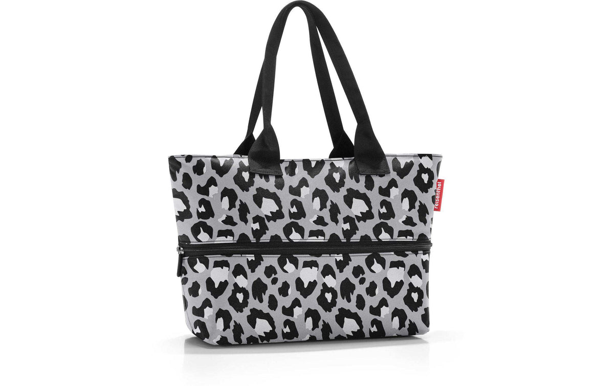 Reisenthel Shopper in Grau mit schwarzem Leopardenmuster und Reißverschlussfach