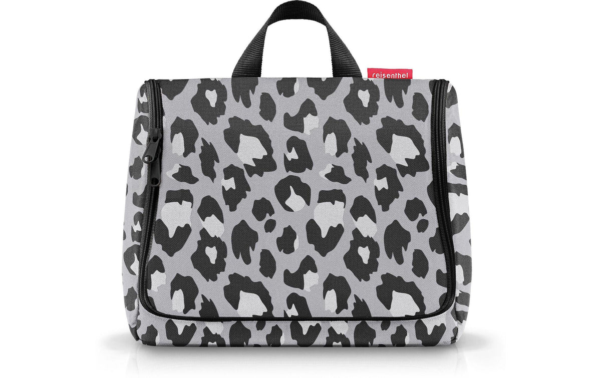 Reisenthel Kulturtasche mit Henkel, grau mit schwarzem Leopardenmuster und Klappe