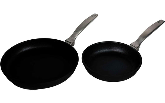 Swiss Diamond Bratpfannen-Set mit zwei schwarzen Pfannen und Metallgriffen