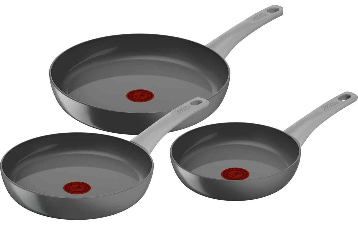 Tefal Renew On Bratpfannen-Set in Grau mit drei Pfannen in verschiedenen Größen
