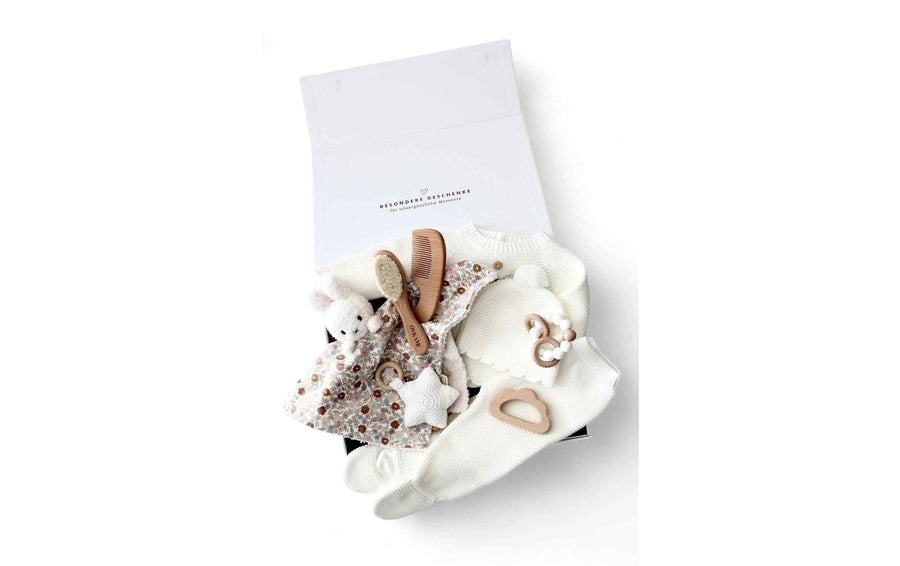 Oykami Geschenkset Babybox Siena Weiss Blumen
