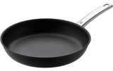 WMF Steakpfanne, schwarze Bratpfanne mit 28 cm Durchmesser und langem Metallgriff